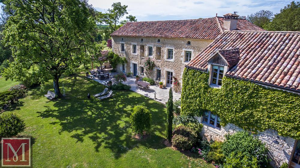 Le Manoir De Beauregard Bed & Breakfast Clermont-de-Beauregard Екстериор снимка